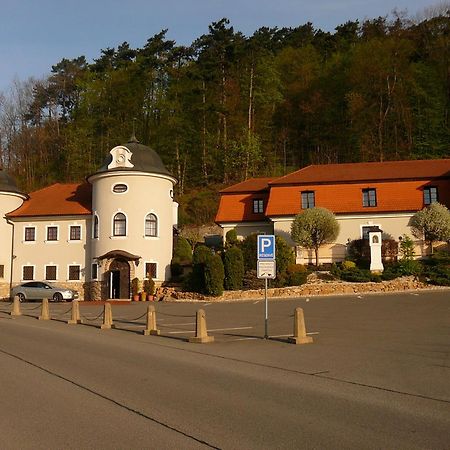 Hotel Zamecek Pod Hradem Stary Jicin 111 Bagian luar foto