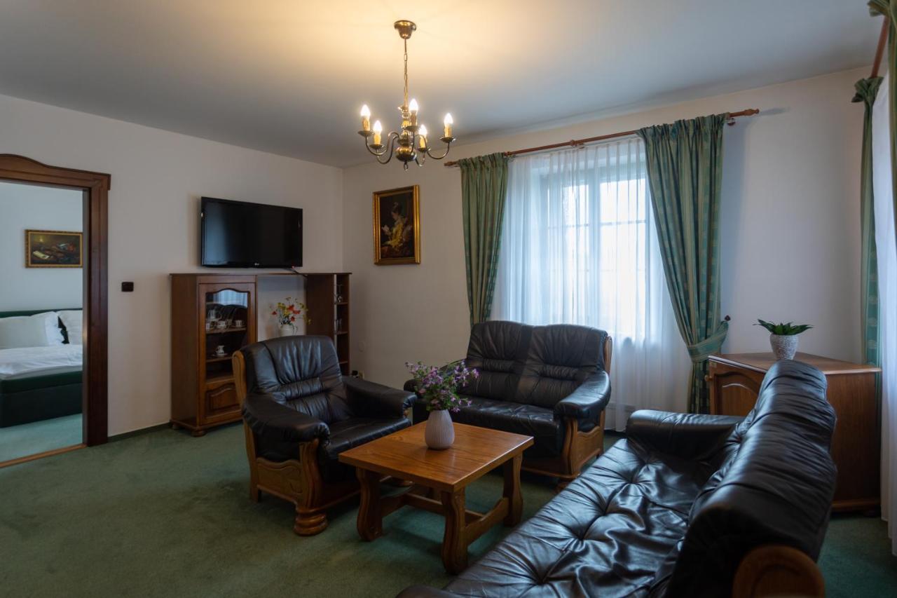Hotel Zamecek Pod Hradem Stary Jicin 111 Bagian luar foto