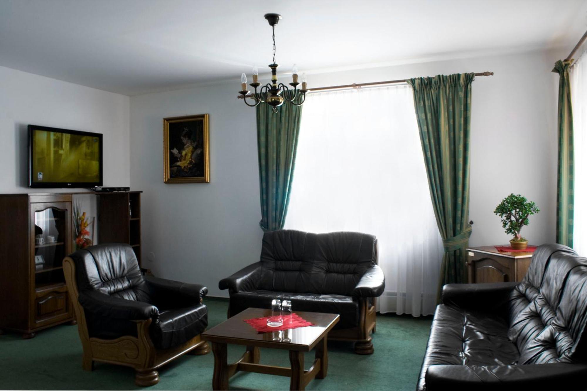 Hotel Zamecek Pod Hradem Stary Jicin 111 Bagian luar foto