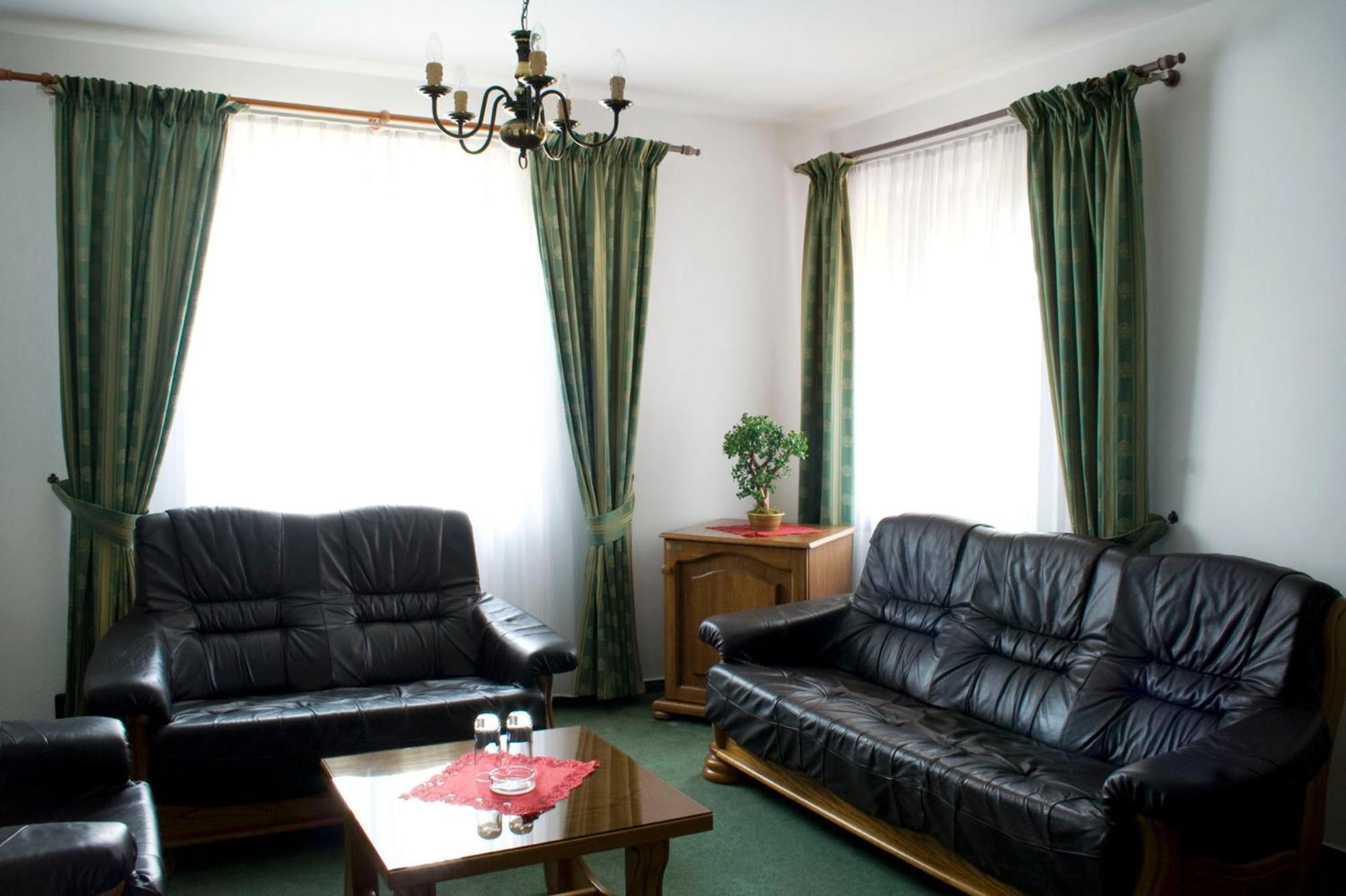 Hotel Zamecek Pod Hradem Stary Jicin 111 Bagian luar foto
