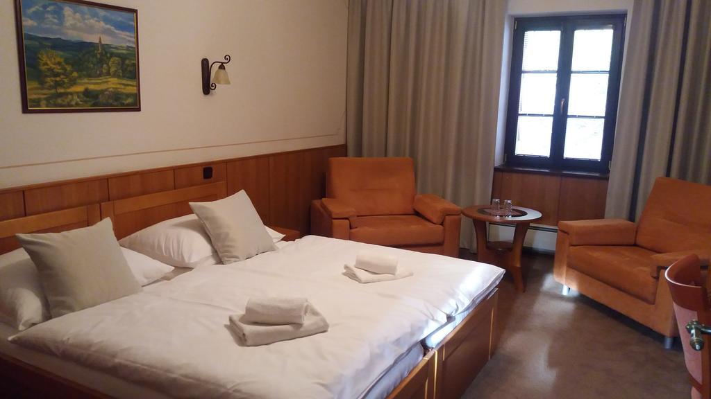 Hotel Zamecek Pod Hradem Stary Jicin 111 Bagian luar foto