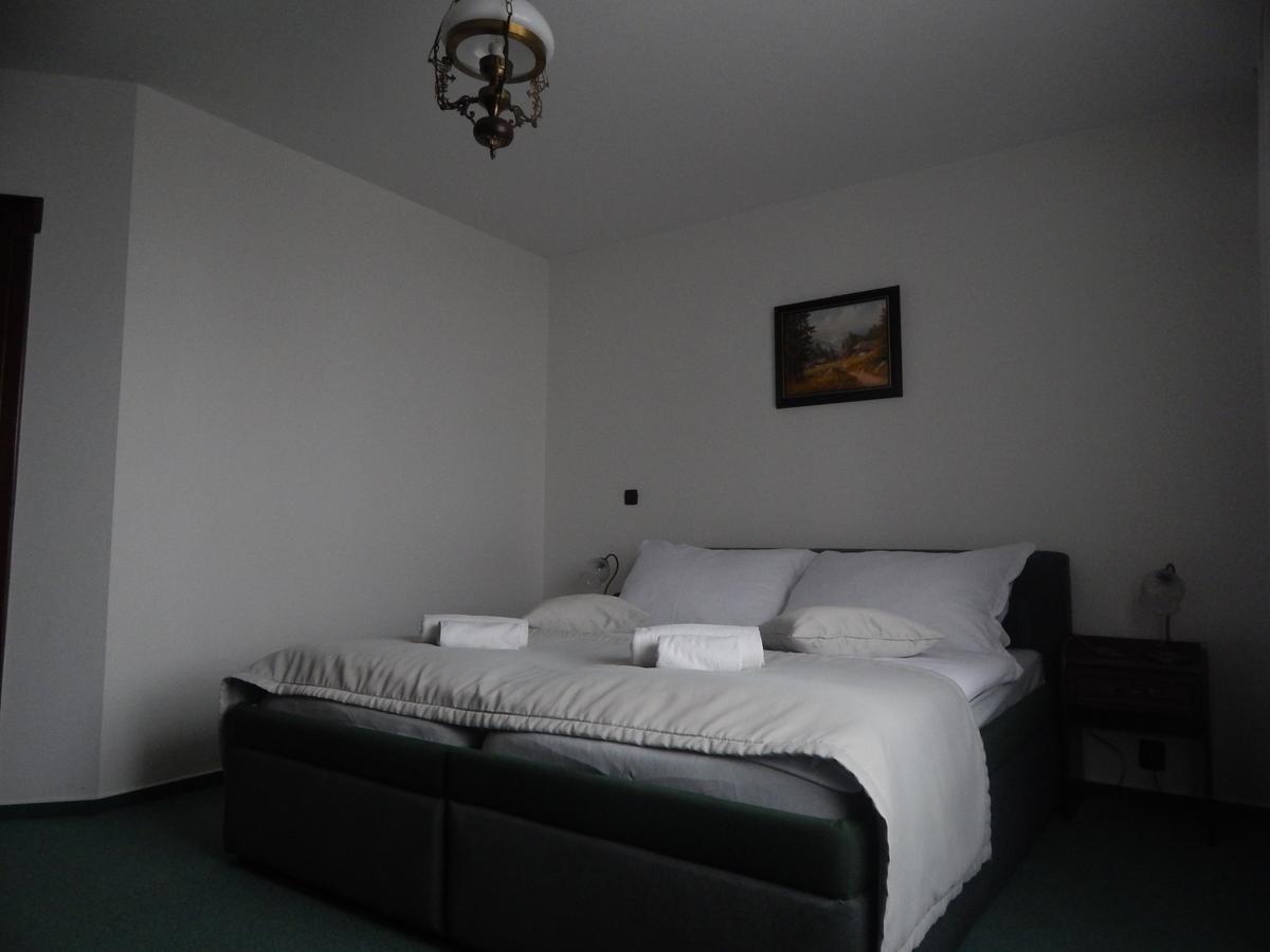 Hotel Zamecek Pod Hradem Stary Jicin 111 Bagian luar foto