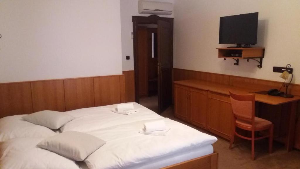 Hotel Zamecek Pod Hradem Stary Jicin 111 Bagian luar foto